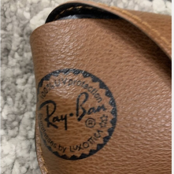 BNWT RAY-BAN SUNGLASSES CASE WITH CLEANING CLOTH - Picture 1 of 5